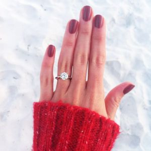 Классическое кольцо с бриллиантом - Фото 4
