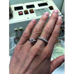 Классическое кольцо с бриллиантом 1 карат из розового золота - Фото 3