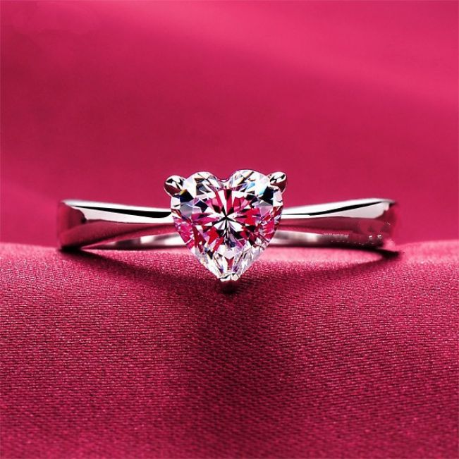 Золотое кольцо с бриллиантом Сердце - Фото 3