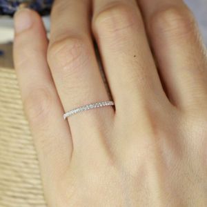 Тонкое кольцо дорожка с бриллиантами из розового золота - Фото 2