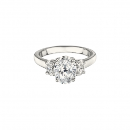 Кольцо трилогия с овальным бриллиантом