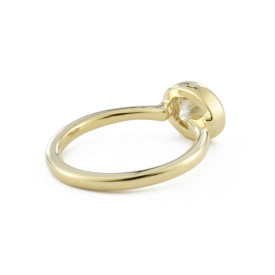 Кольцо из золота с горизонтальным овальным бриллиантом,  Больше Изображение 2