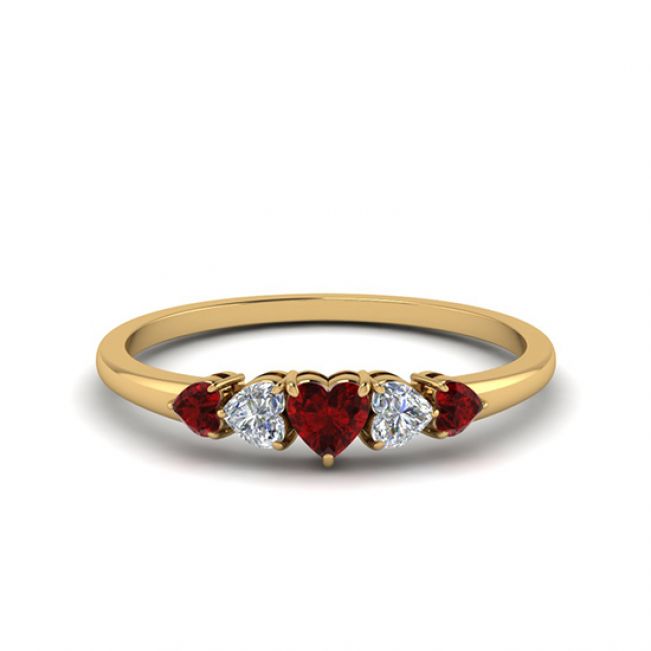 Кольцо с бриллиантами и рубинами Сердцами