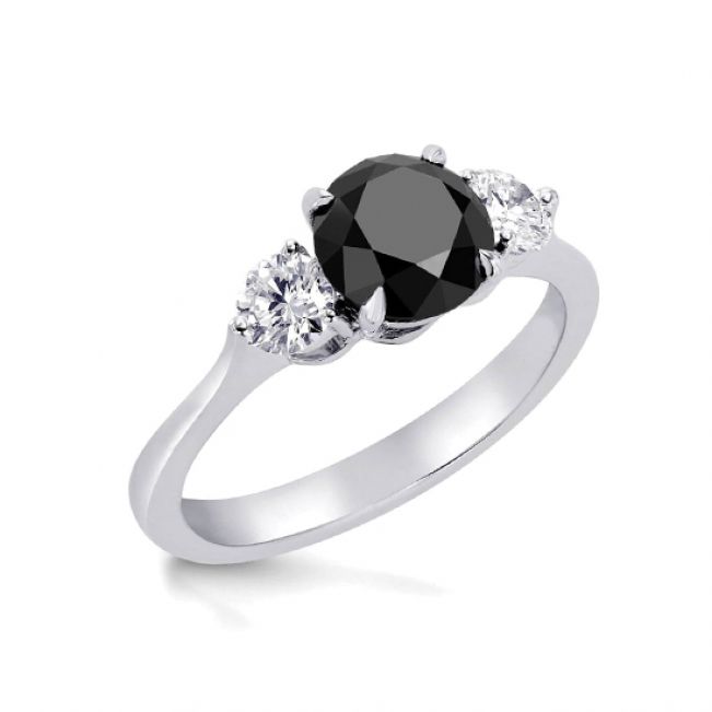 Кольцо с белым и черными бриллиантами