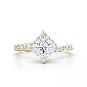 Кольцо с белым бриллиантом огранки «принцесса» и дорожкой