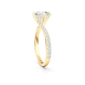 Кольцо с белым бриллиантом огранки «принцесса» и дорожкой - Фото 2