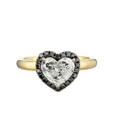 Кольцо с белым бриллиантом в форме сердца в ореоле