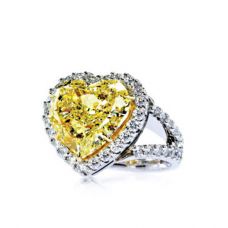 Кольцо с желтым бриллиантом в форме Сердца