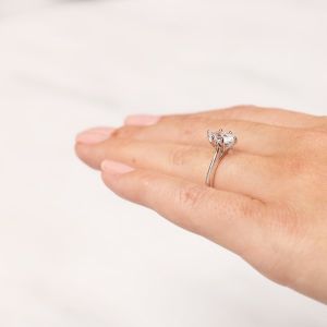 Кольцо солитер с белым бриллиантом огранки «маркиз» - Фото 6