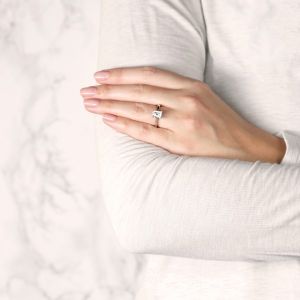 Кольцо из розового золота с бриллиантом Эмеральд - Фото 5
