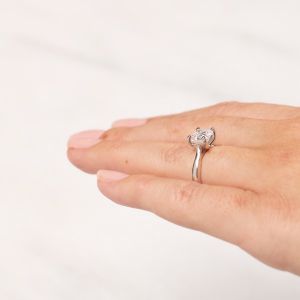 Кольцо с бриллиантом Ашер в розовом золоте - Фото 6