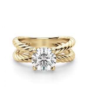 Переплетеное кольцо из желтого золота с бриллиантом