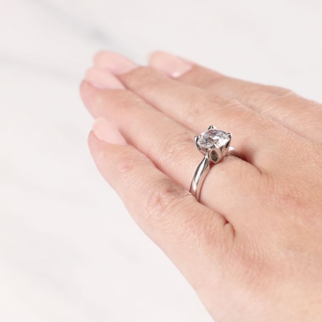 Кольцо с бриллиантом в лепестках - Фото 5