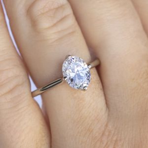 Кольцо с овальным бриллиантом в 4 крапанах - Фото 4