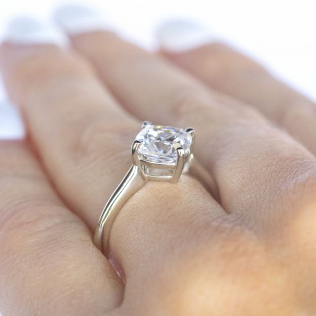Кольцо с перевернутым бриллиантом огранки Кушон - Фото 3