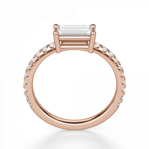 Горизонтальное золотое кольцо с бриллиантом эмеральд - Фото 1