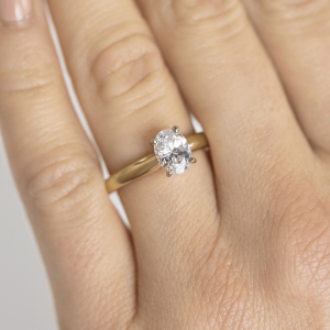 Кольцо с овальным бриллиантом из розового золота - Фото 4