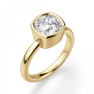 Кольцо с бриллиантом кушон в грухой закрепке из золота - Фото 2
