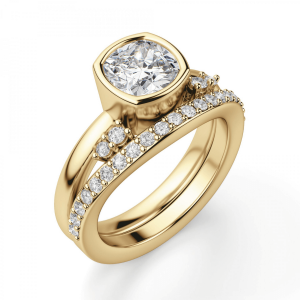 Кольцо с бриллиантом кушон в грухой закрепке из золота - Фото 3