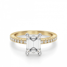 Кольцо из золота c бриллиантом эмеральд