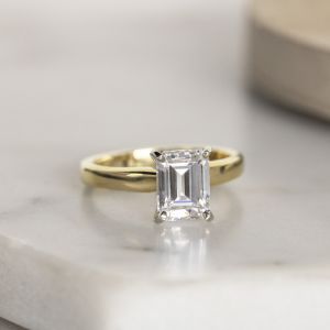 Кольцо с прямоугольным бриллиантом из 2 видов золота - Фото 5