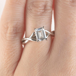 Кольцо с переплетением с бриллиантом эмеральд - Фото 6