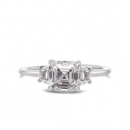 Кольцо с бриллиантом Ашер и трапециями