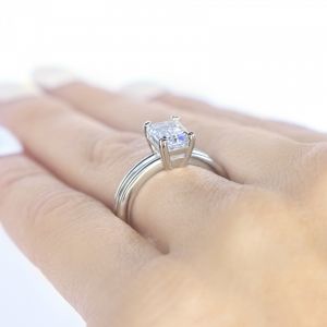 Кольцо с бриллиантом изумрудной огранки - Фото 3