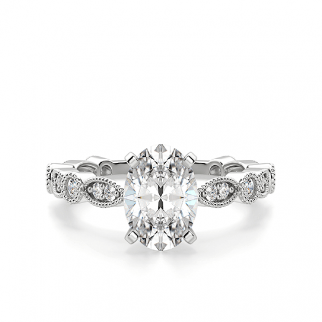 Помолвочное кольцо с бриллиантом овал с боковым декором