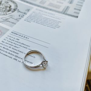 Классическое кольцо с 1 бриллиантом на помолвку - Фото 3