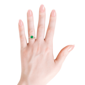 Кольцо с изумрудом в бриллиантовом ореоле - Фото 3