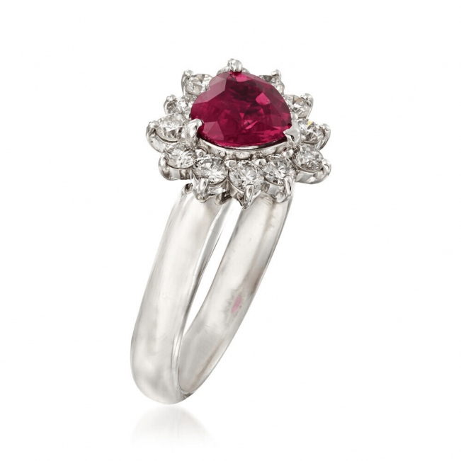 Кольцо с рубином сердце в бриллиантовом ореоле - Фото 1