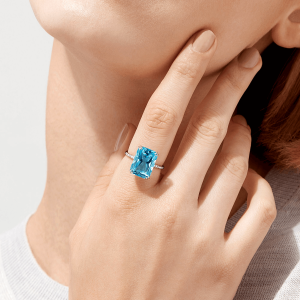 Кольцо с голубым топазом 9.43 карата и бриллиантами - Фото 3
