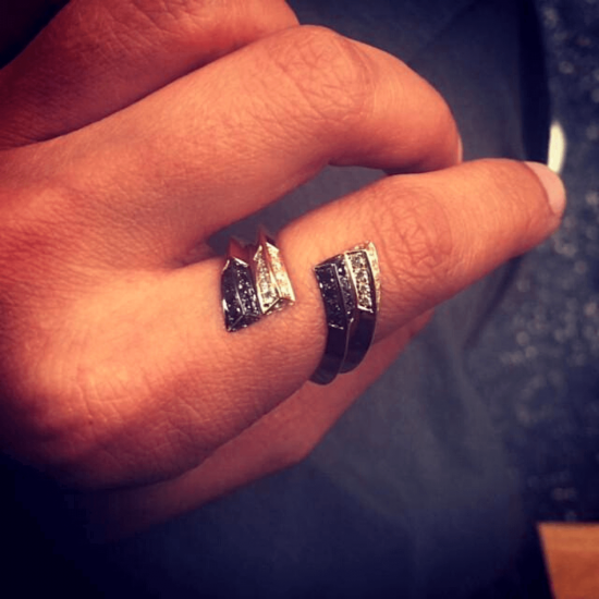 Дизайнерское разомкнутое кольцо с бриллиантами,  Больше Изображение 2