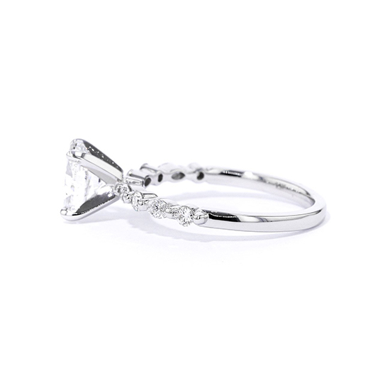 Овальное помолвочное кольцо с бриллиантами по бокам,  Больше Изображение 4