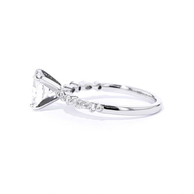 Овальное помолвочное кольцо с бриллиантами по бокам - Фото 3