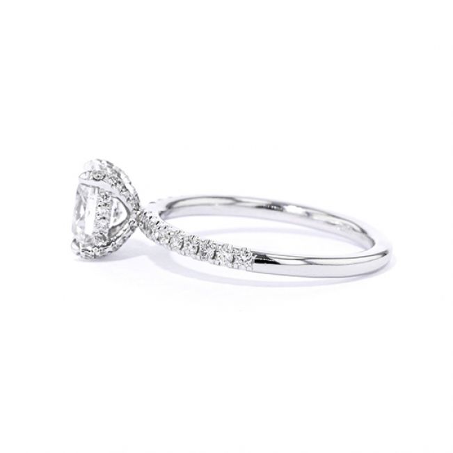 Овальное помолвочное кольцо с паве по бокам - Фото 2