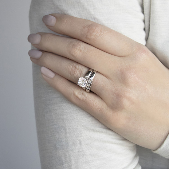 Обручальное кольцо с 3 квадратными бриллиантами,  Больше Изображение 4