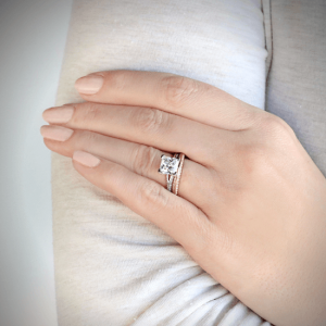 Кольцо с бриллиантами на гранях - Фото 3