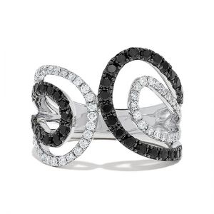 Кольцо с черными и белыми бриллиантами 