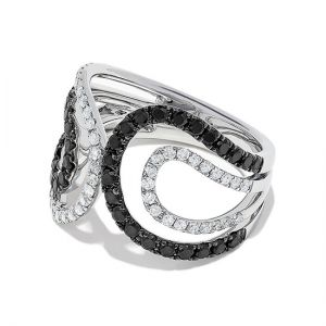 Кольцо с черными и белыми бриллиантами  - Фото 1