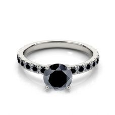 Кольцо с круглым черным бриллиантом 