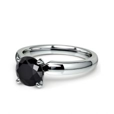 Кольцо с черным бриллиантом 