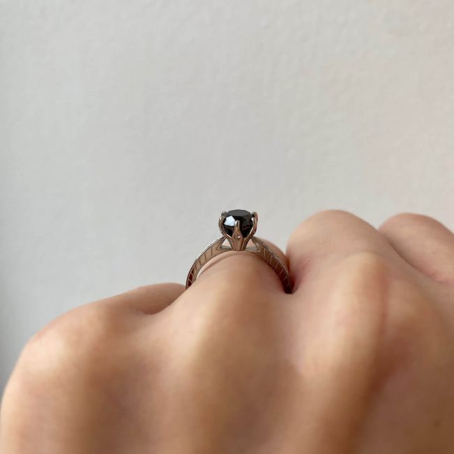 Кольцо с круглым черным бриллиантом - Фото 3