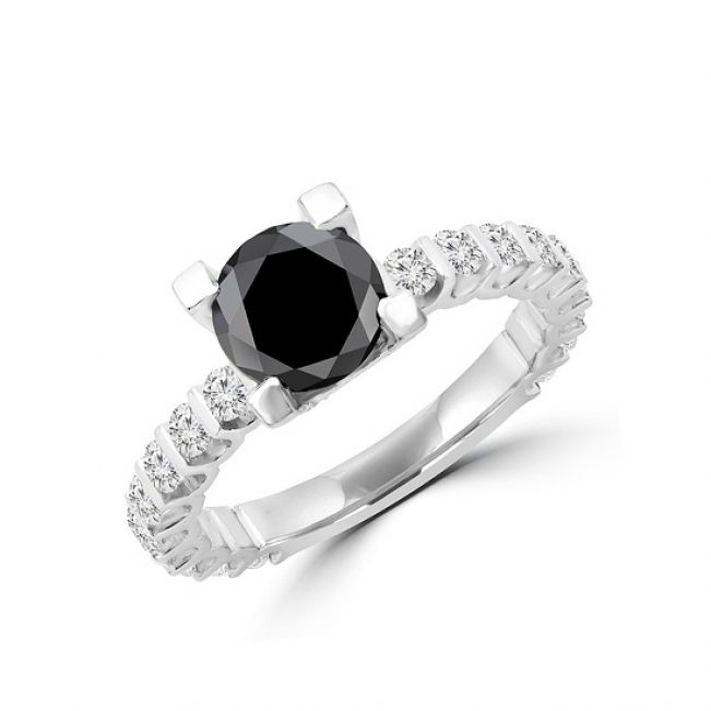 Кольцо с круглым черным бриллиантом и белыми бриллиантами по бокам - Фото 1