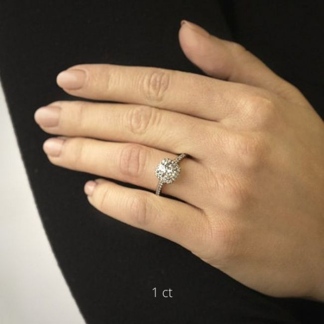 Кольцо с круглым бриллиантом в квадратном ореоле - Фото 3
