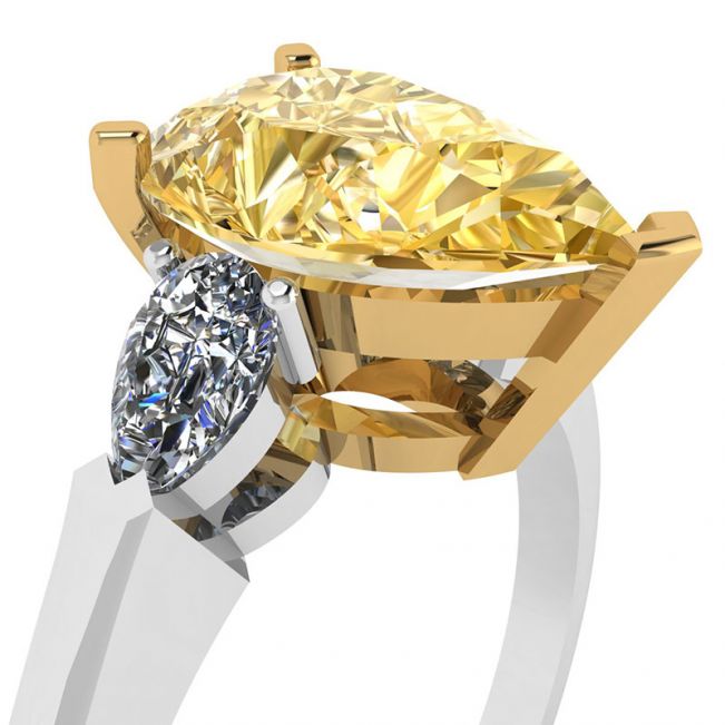 Кольцо с желтым бриллиантом Груша и белыми по бокам - Фото 1