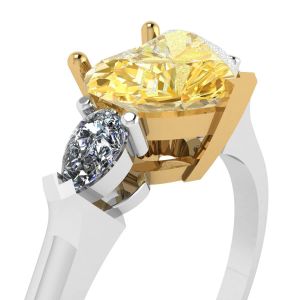 Кольцо с желтым бриллиантом Сердце 1 карат и грушами по бокам - Фото 1
